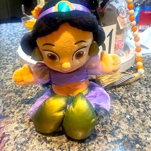 Vintage jasmine Disney resort beanbag toy. New with tags from 2000 no damage.